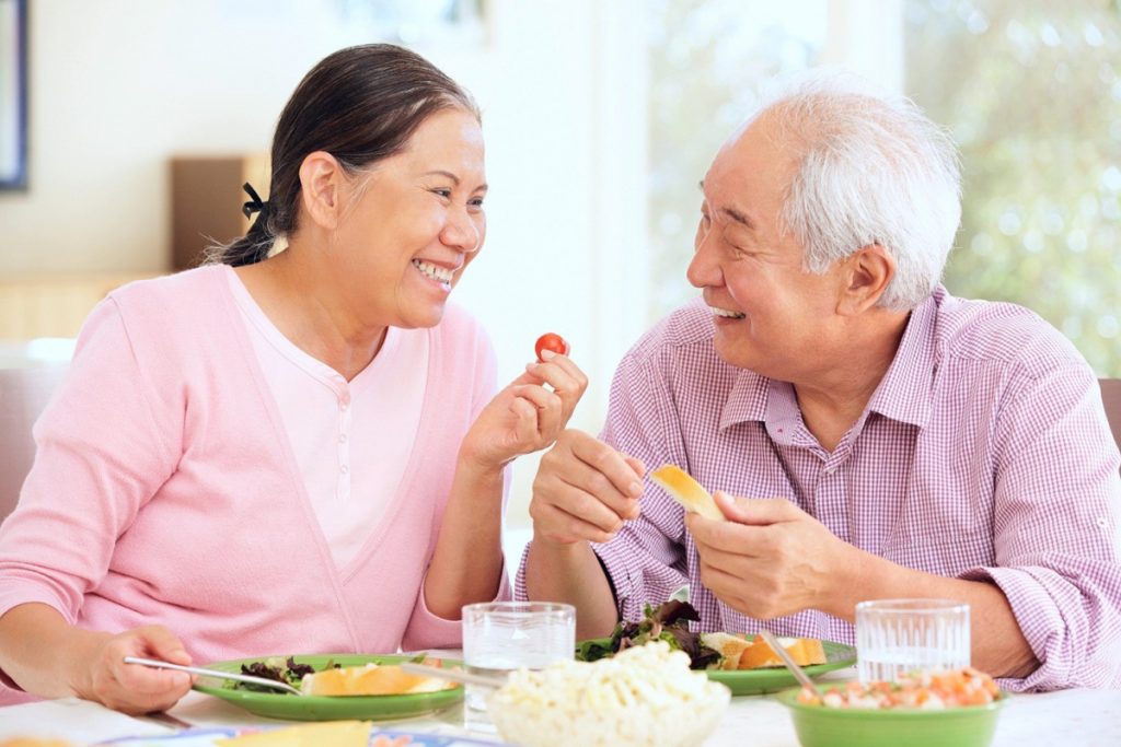 Người cao tuổi và chế độ dinh dưỡng thích hợp
